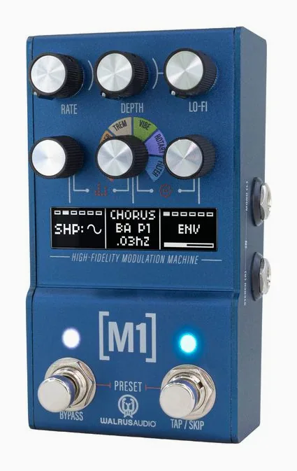Walrus Audio MAKO M1 MKII inquadrato di fronte su sfondo neutro