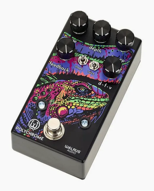 Walrus Audio Polychrome, footswitch in primo piano