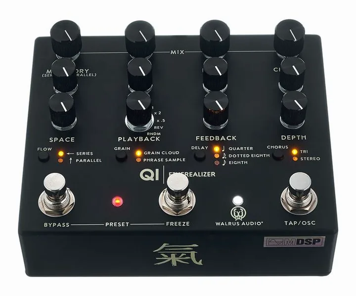 Walrus Audio Qi Etherealizer BK, manopole viste dall'alto