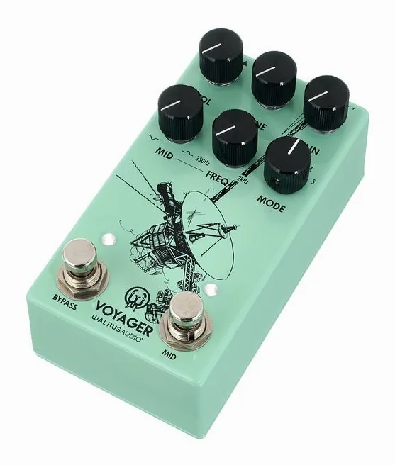 Walrus Audio Voyager Mk2 SFM inquadrato di fronte su sfondo neutro