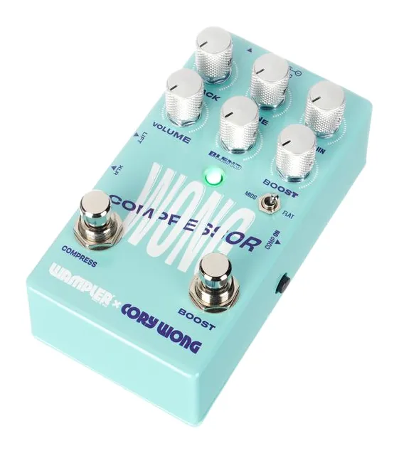 Wampler Cory Wong Compressor & Boost, footswitch in primo piano
