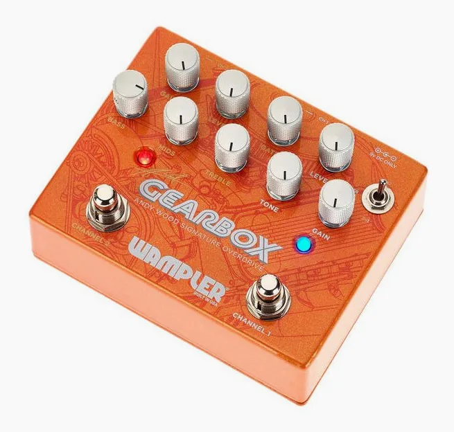 Wampler Gearbox Dual Overdrive inquadrato di fronte su sfondo neutro