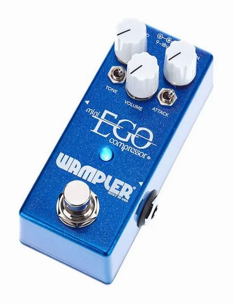 Wampler Mini Ego Compressor inquadrato di fronte su sfondo neutro