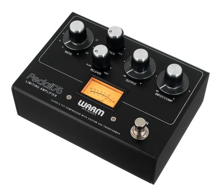 Warm Audio Pedal76 FET Compressor, ingressi e uscite laterali
