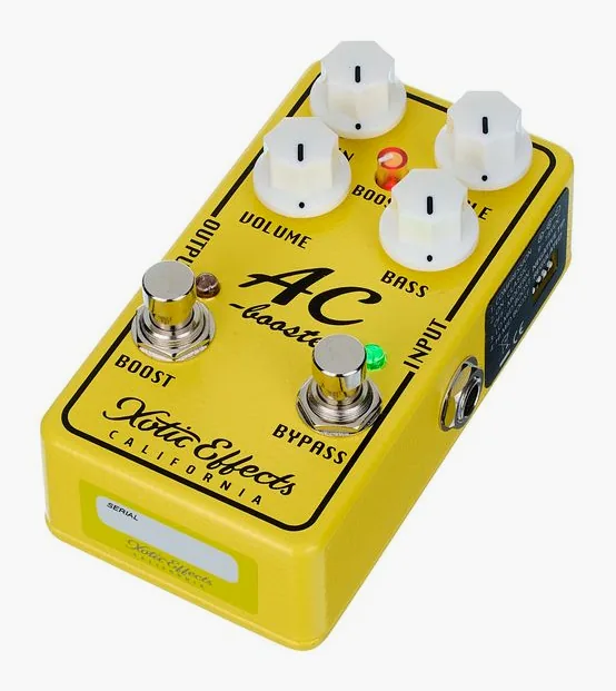 Xotic AC Booster V2 fotografato frontalmente