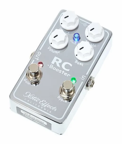 Xotic RC Booster V2 Boost/Overdrive in primo piano frontale