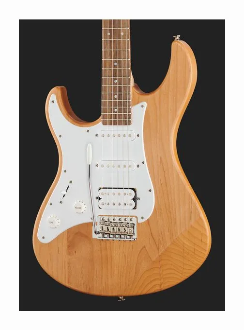 Yamaha Pacifica 112JL YNS, corpo e verniciatura in primo piano