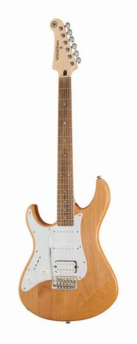 Yamaha Pacifica 112JL YNS fotografato frontalmente
