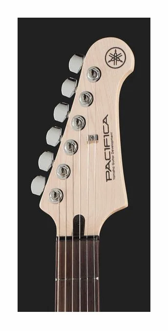 Yamaha Pacifica 120H YNS, corpo e verniciatura in primo piano