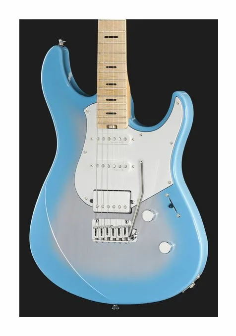 Yamaha Pacifica Professional BLB MF, corpo e verniciatura in primo piano