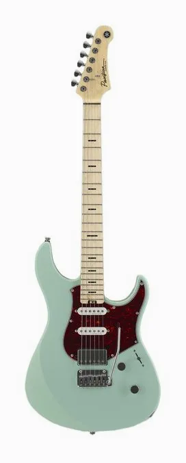 Yamaha Pacifica Std+12M Sonic Blue MF fotografato frontalmente