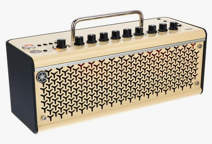 Yamaha THR10IIW, pannello dei controlli in primo piano