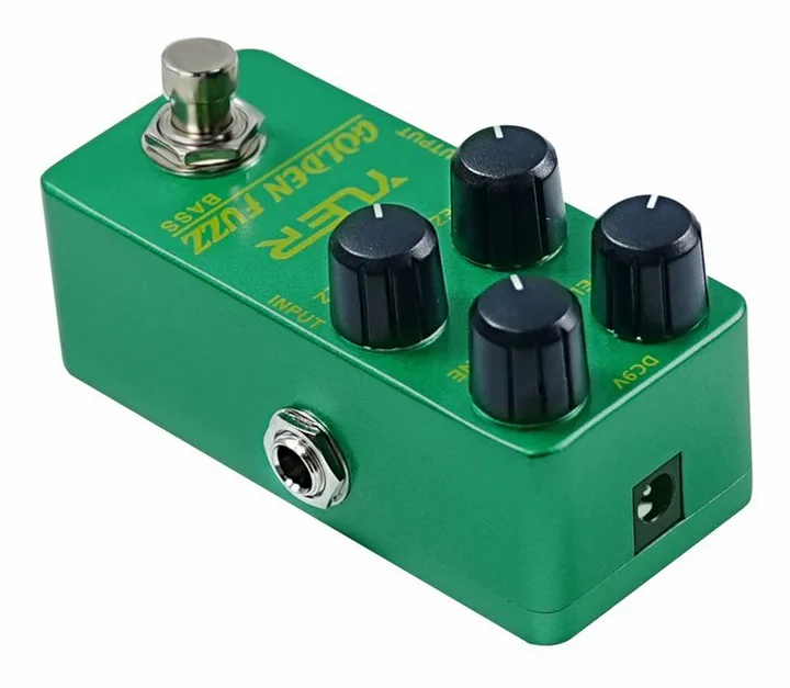 Yuer RS-20 Golden Fuzz, connettori sul retro dell'unita