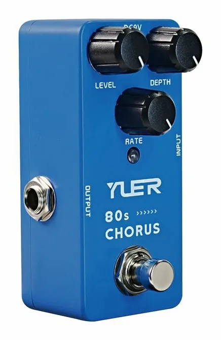 Yuer RS-23 80s Chorus, footswitch in primo piano