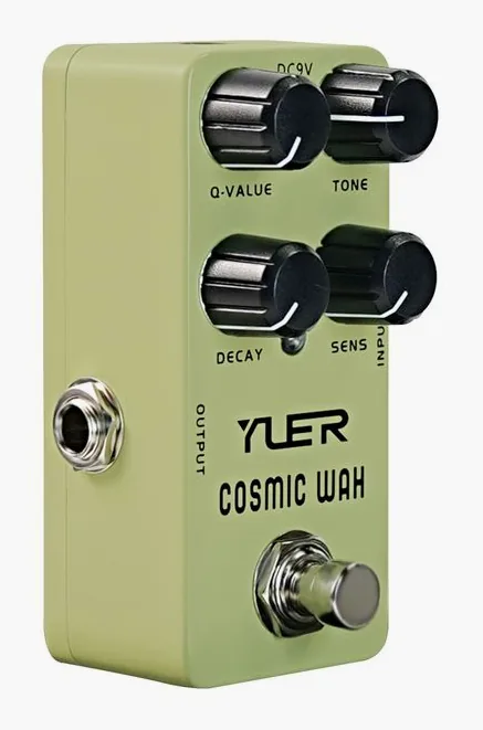 Yuer RS-28 Cosmic Wah, footswitch in primo piano