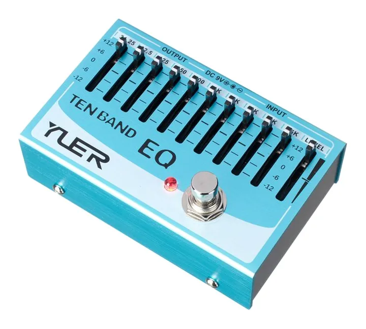 Yuer YF-40 Ten Band EQ inquadrato di fronte su sfondo neutro