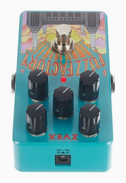 Z.Vex Fuzz Factory Vertical, footswitch in primo piano