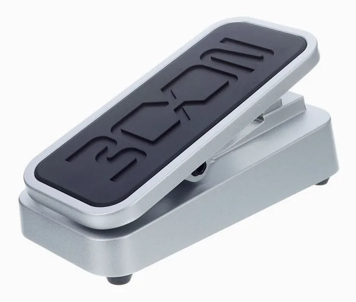 Zoom FP02M Expression Pedal, connettori sul retro dell'unita
